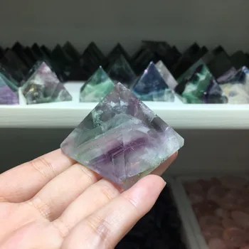 Naravni kristal piramida zelena vijolična Mavrica fluorite točke chlorophane piramida obesek 40 mm *40 mm debelo Čakro Zdravljenje