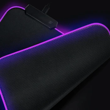 Mouse Pad RGB Osvetlitev Barvni LED Računalnik Gamer Prenosnik Desk Mat anime živo