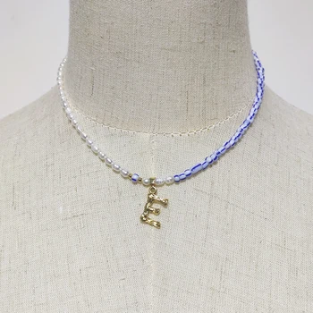 Moda ustvarjalne šivanje design 26 pismo kratka ogrlica za ženske edinstvena darila sladkovodnih majhni biseri emajl kroglice ročno